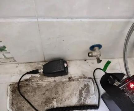 红塔屋顶漏水维修公司分享下卫生间漏水的危害及解决方法